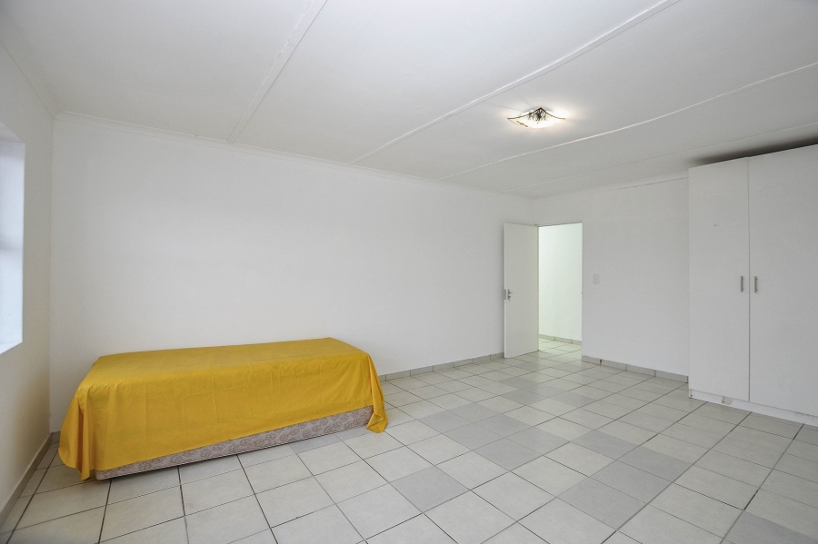 8 Bedroom Property for Sale in Parklands Western Cape